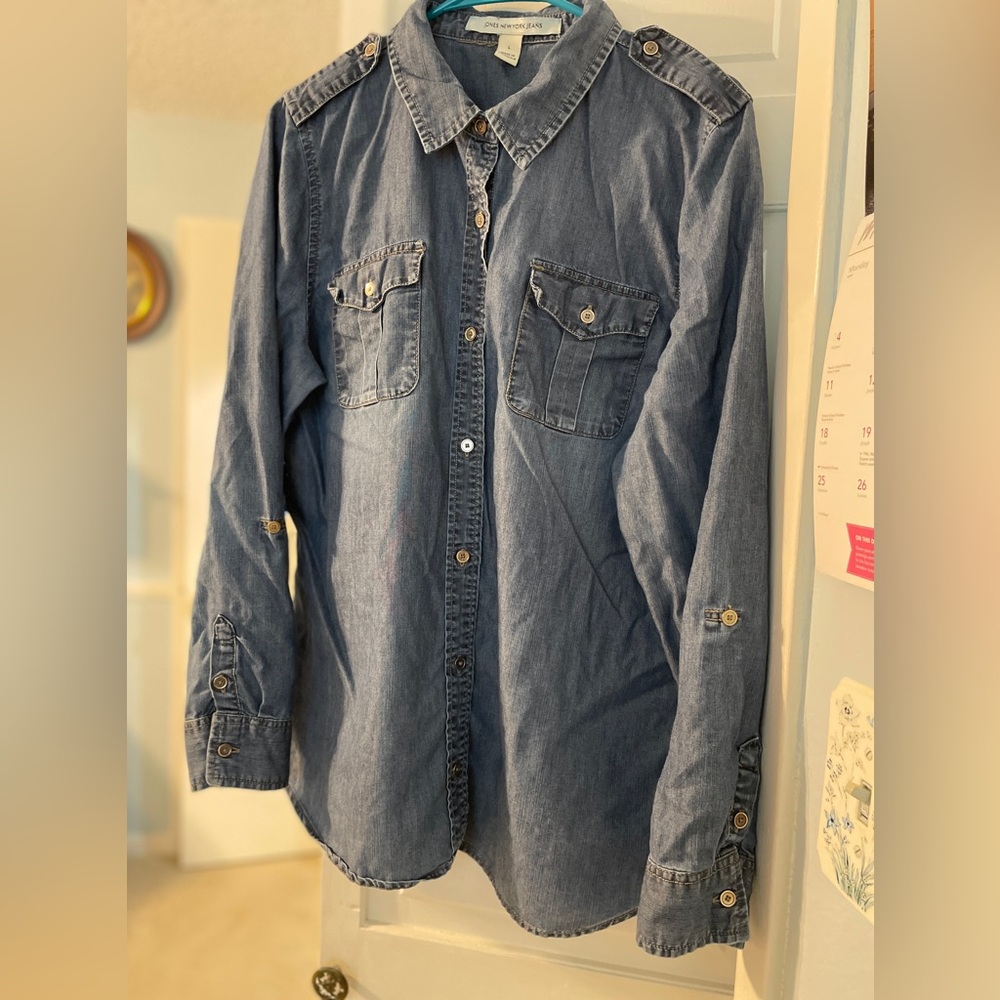 Jones of New York, women’s denim shirt large excellent